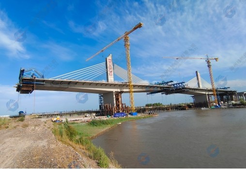 Ili cable-stayed bridge in Xinjiang Province